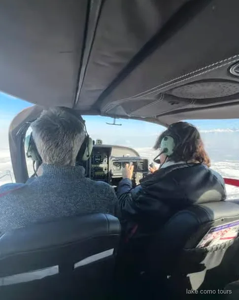 Como'nun Aero Club üssü yakınında Como Gölü'nden kalkan özel deniz uçağı