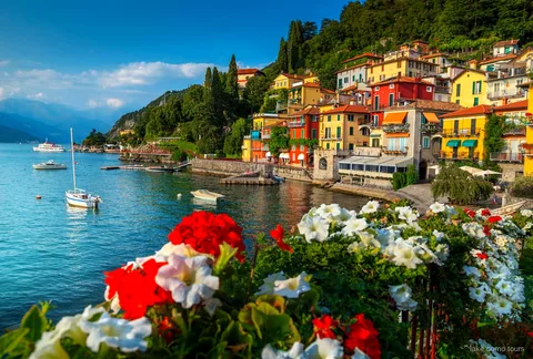 Croisière en bateau sur le lac de Côme avec vue sur les villas de Bellagio lors de l'excursion de Milan à Lugano