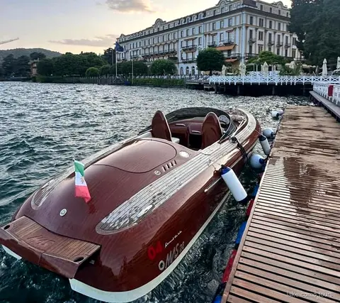 Luxe privé boottocht op het Comomeer langs historische villa's aan het water